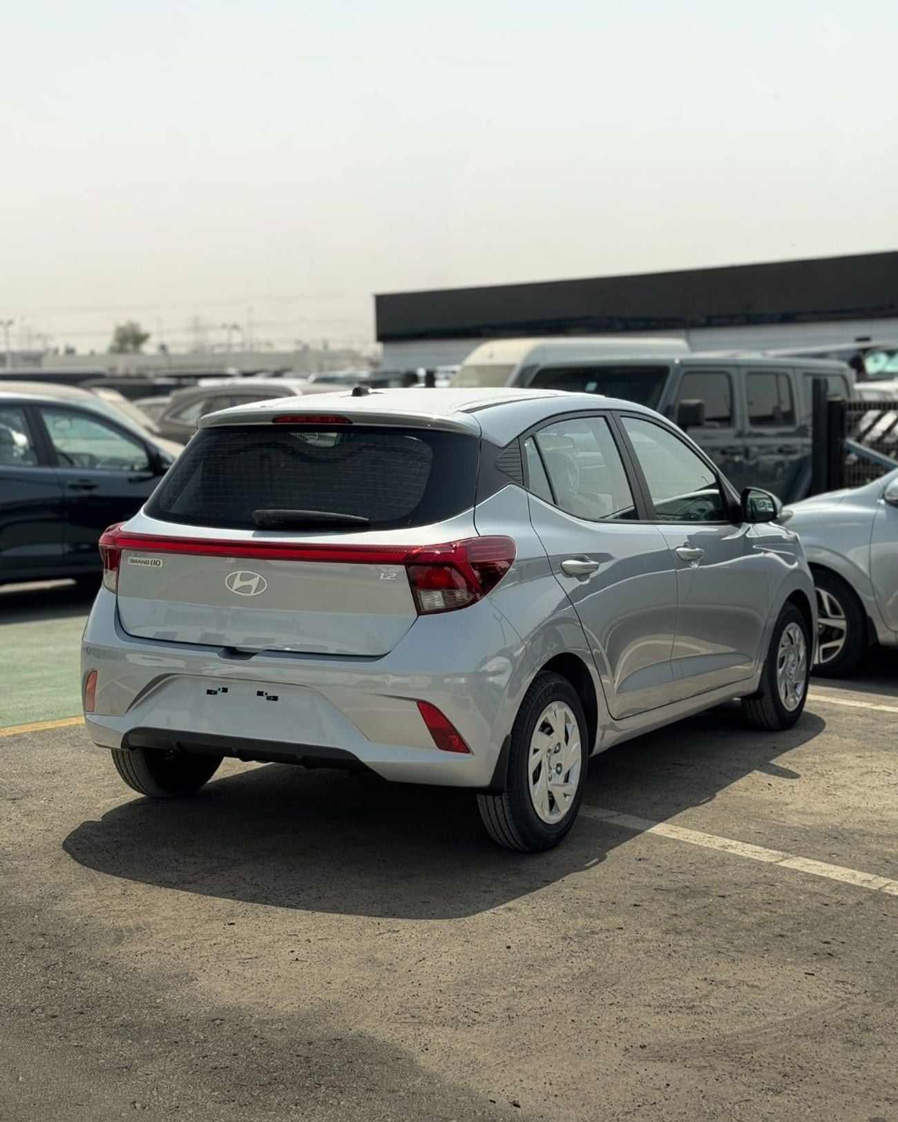هيونداي جراند i10 SMART GRAND I10 (HATCHBACK ) 1.2L SILVER COLOR - BASIC
