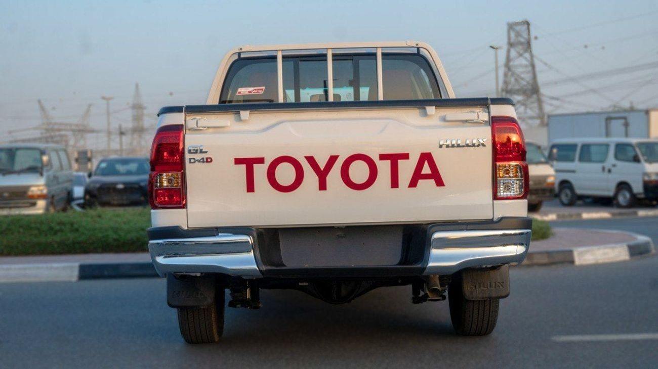 تويوتا هيلوكس GL 2.4L Double Cab Utility