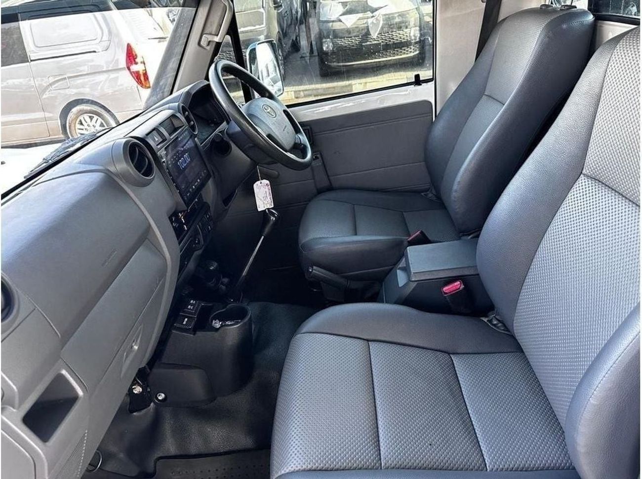 تويوتا لاند كروزر بيك آب diesel 4.5 liter manual gear right hand drive leather seats