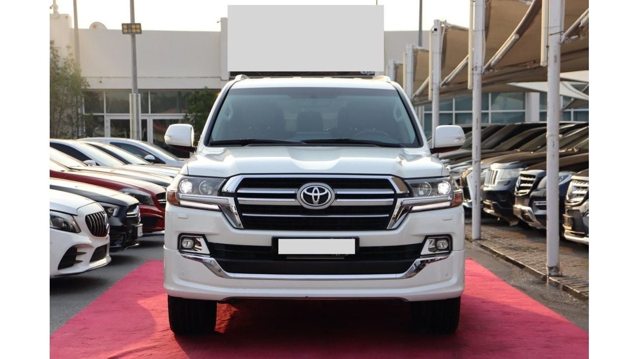 Toyota Land Cruiser GXR GT Toyota Land Cruiser GX.R Grand Touring / V6 / 2019 / GCC / Free Accident  / Only 86,000KM