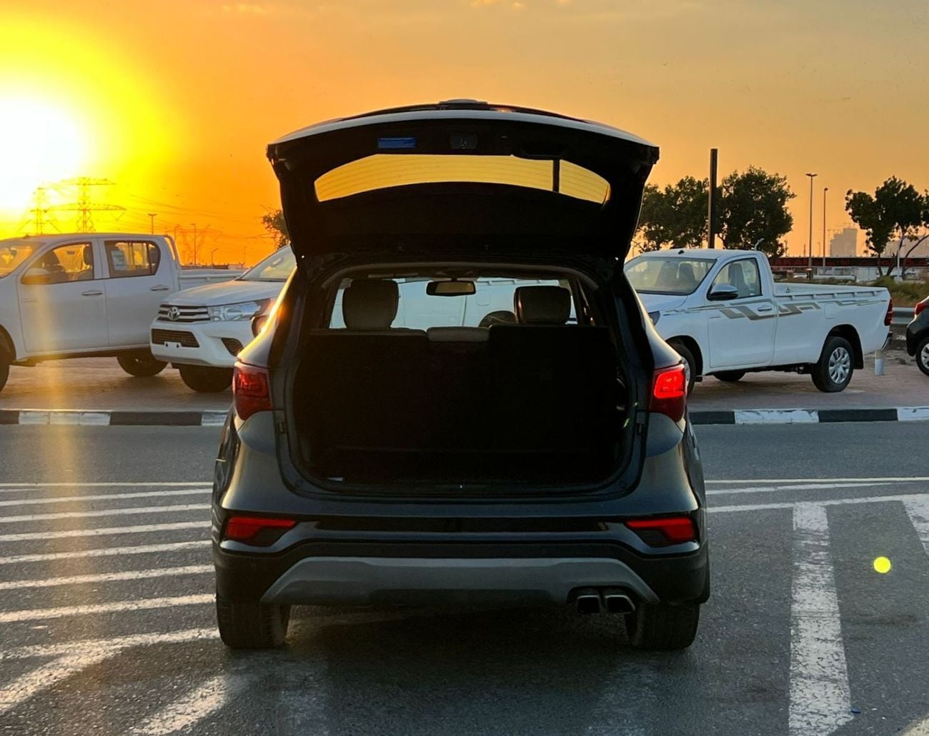 Hyundai Santa Fe SPORT (NON GCC) 2018 Hyundai Santafe Fe Full Options 2.0T V4 AWD 4x4 - Panoramic View - 360* 5 CAM -