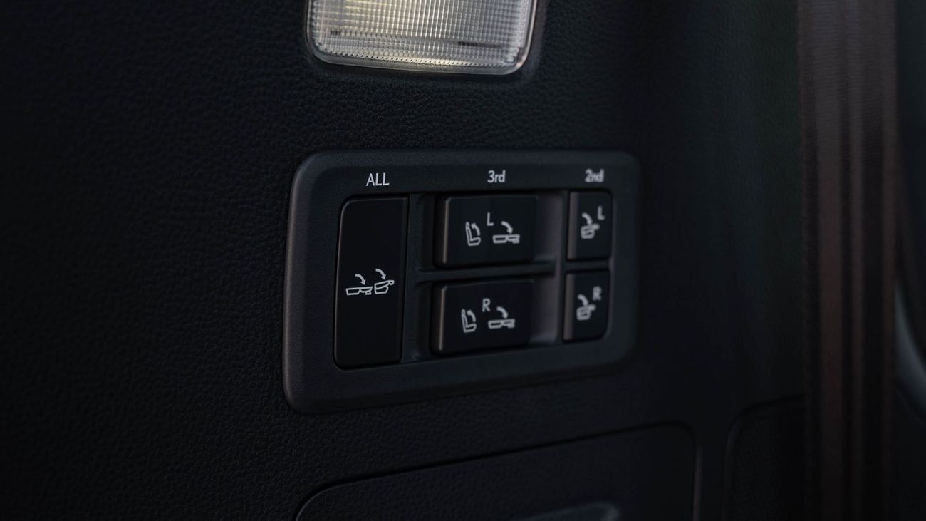 Lexus LX 600 2026 Lexus LX600 Signature 3.5L AT Petrol (Black)