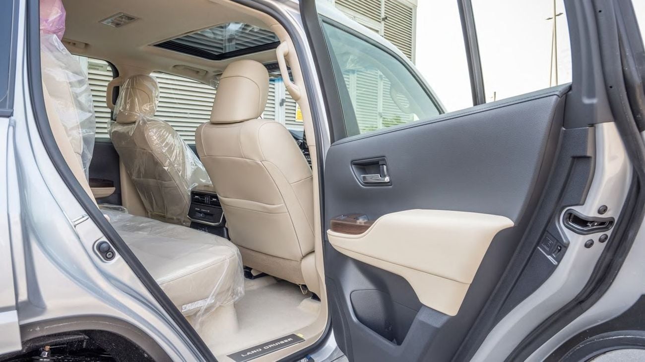Toyota Land Cruiser TOYOTA LAND CRUISER GXR MID 4.0L (SILVER ME INSIDE NEUTRAL BEIGE)