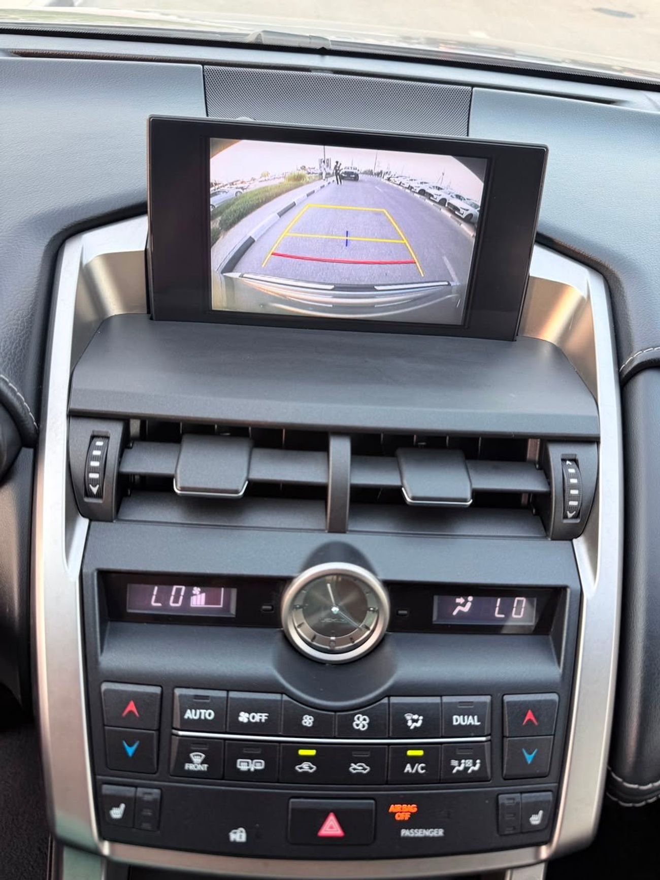 لكزس NX200t STD (NON GCC)