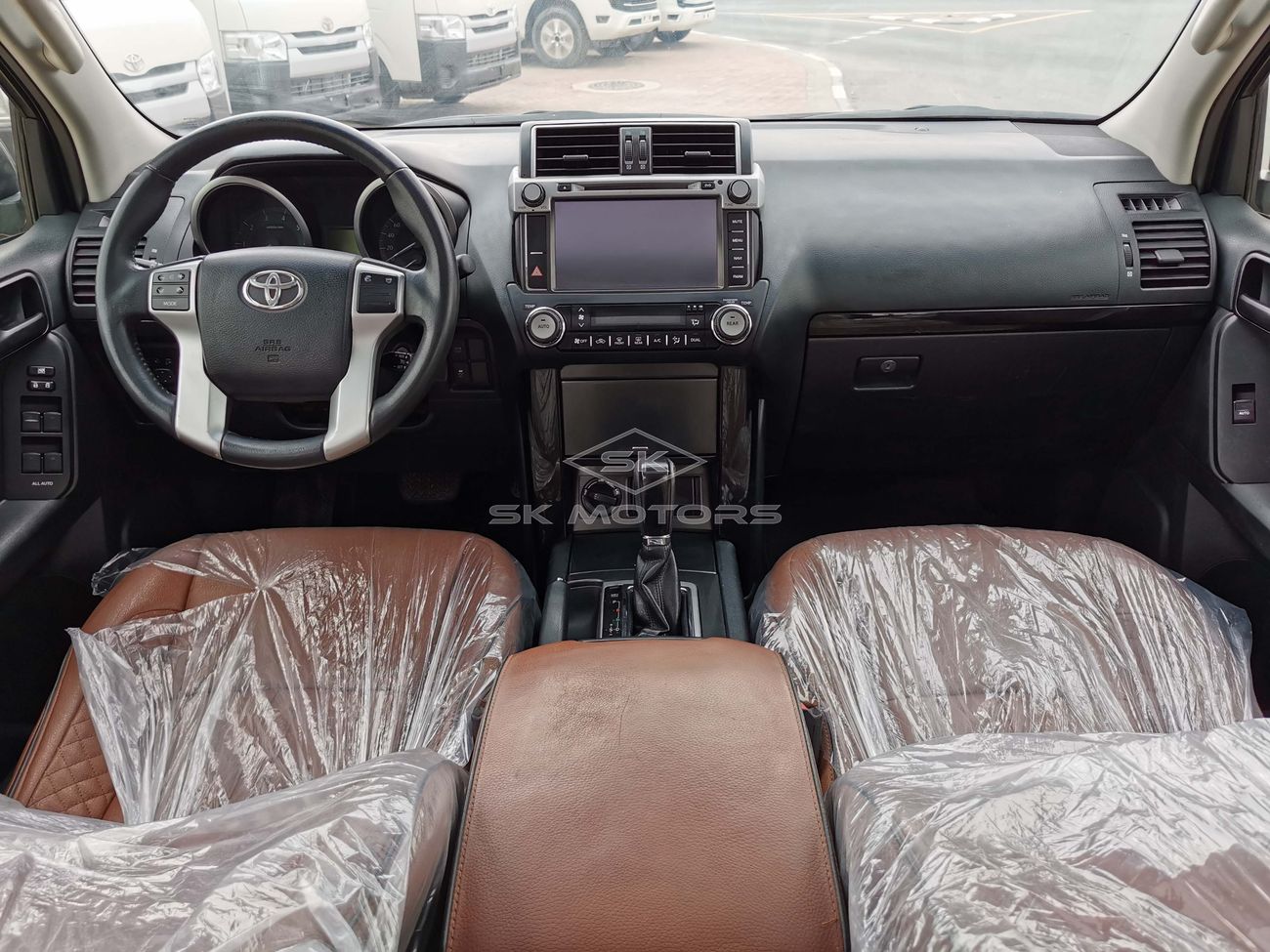 تويوتا برادو VXR, 2.7L Petrol, Alloy Rims, Leather Seats, DVD, Rear Camera, Sunroof, Rear A/C (LOT #215)