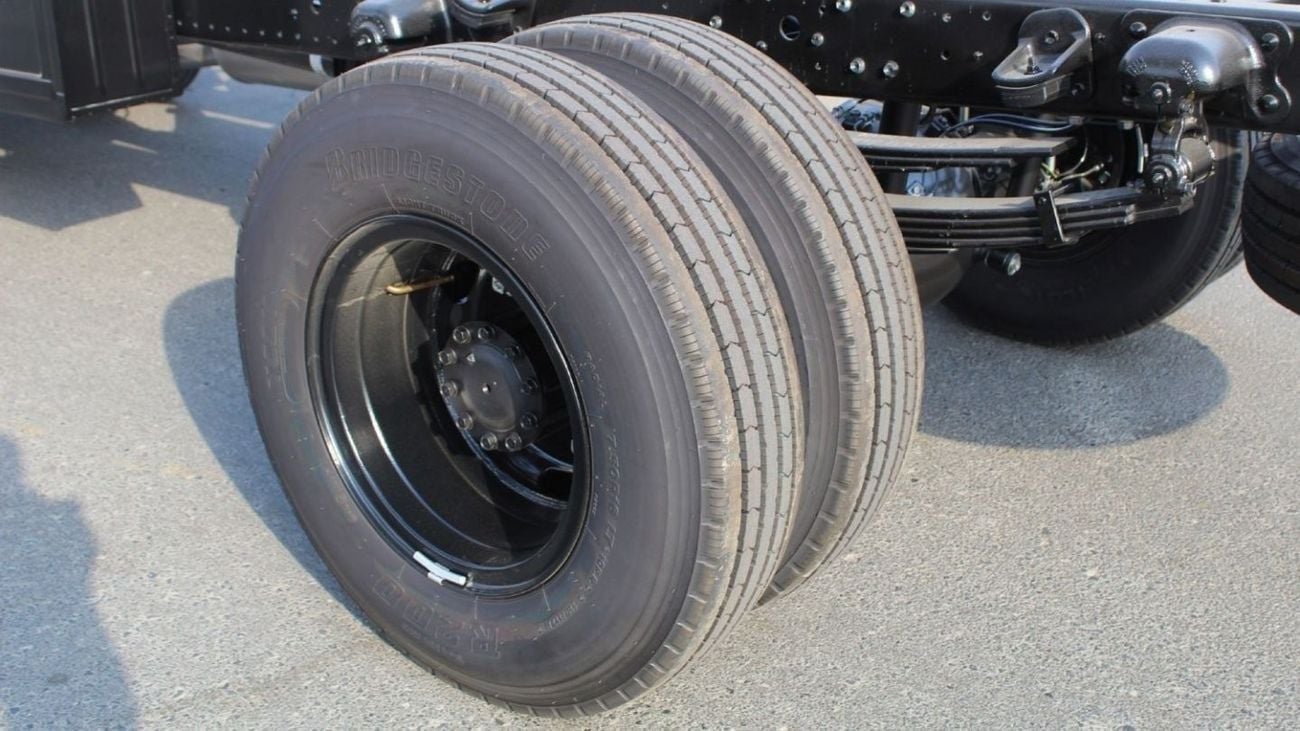 Hino 300 Hino 300 XZU 710L 6.5 TON 300S Wide cab 4X2 (EXPORT ONLY)