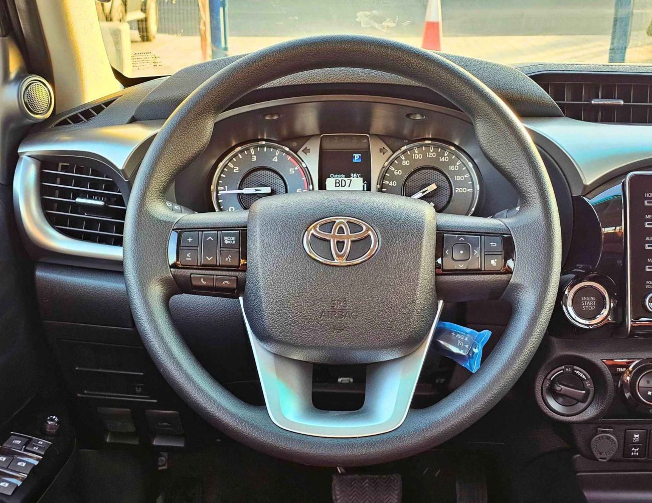 Toyota Hilux SR5 WIDE BODY / 2.4L DIESEL A/T 4WD / REAR CHROME BUMPER / DIFF LOCK / FULL OPTION (CODE#HDAHA)