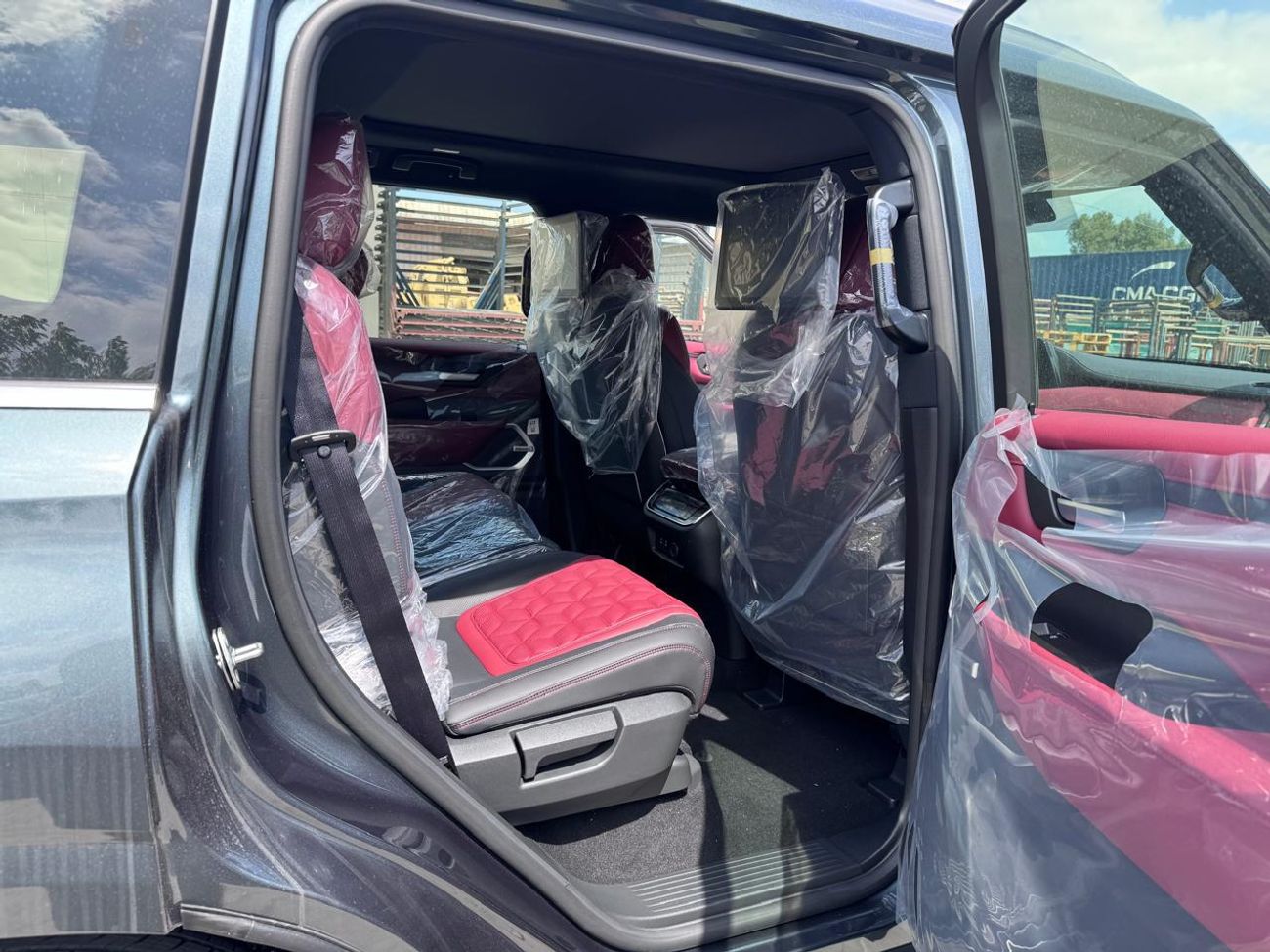 Nissan Patrol SE Platinum City 3.8L Ext _GREYISH GREEN Inter_BURGUNDY)