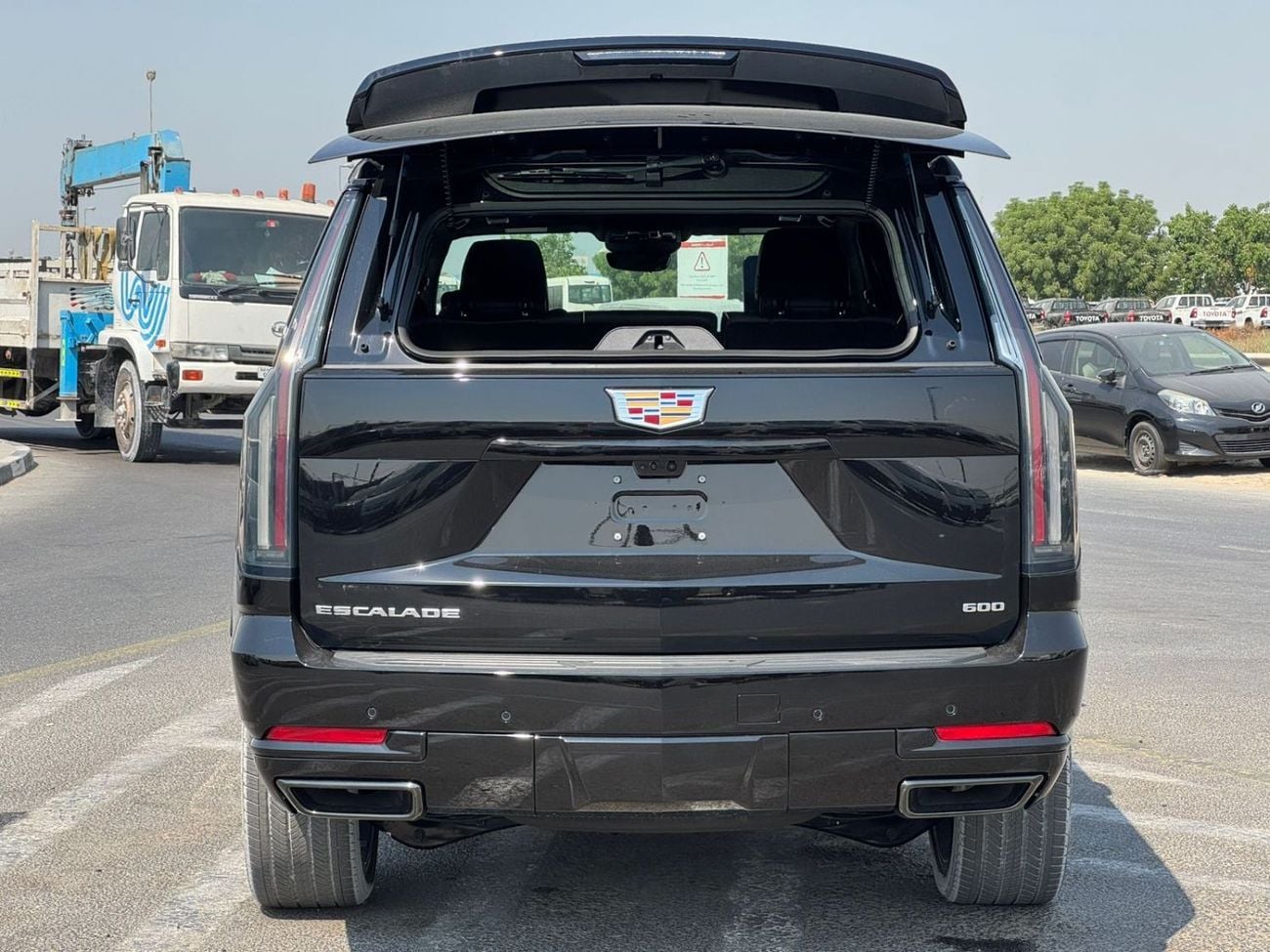 كاديلاك إسكالاد 2025 Cadillac Escalade 6.2L V8 ESV Sport Platinum Executive Canadian Spec
