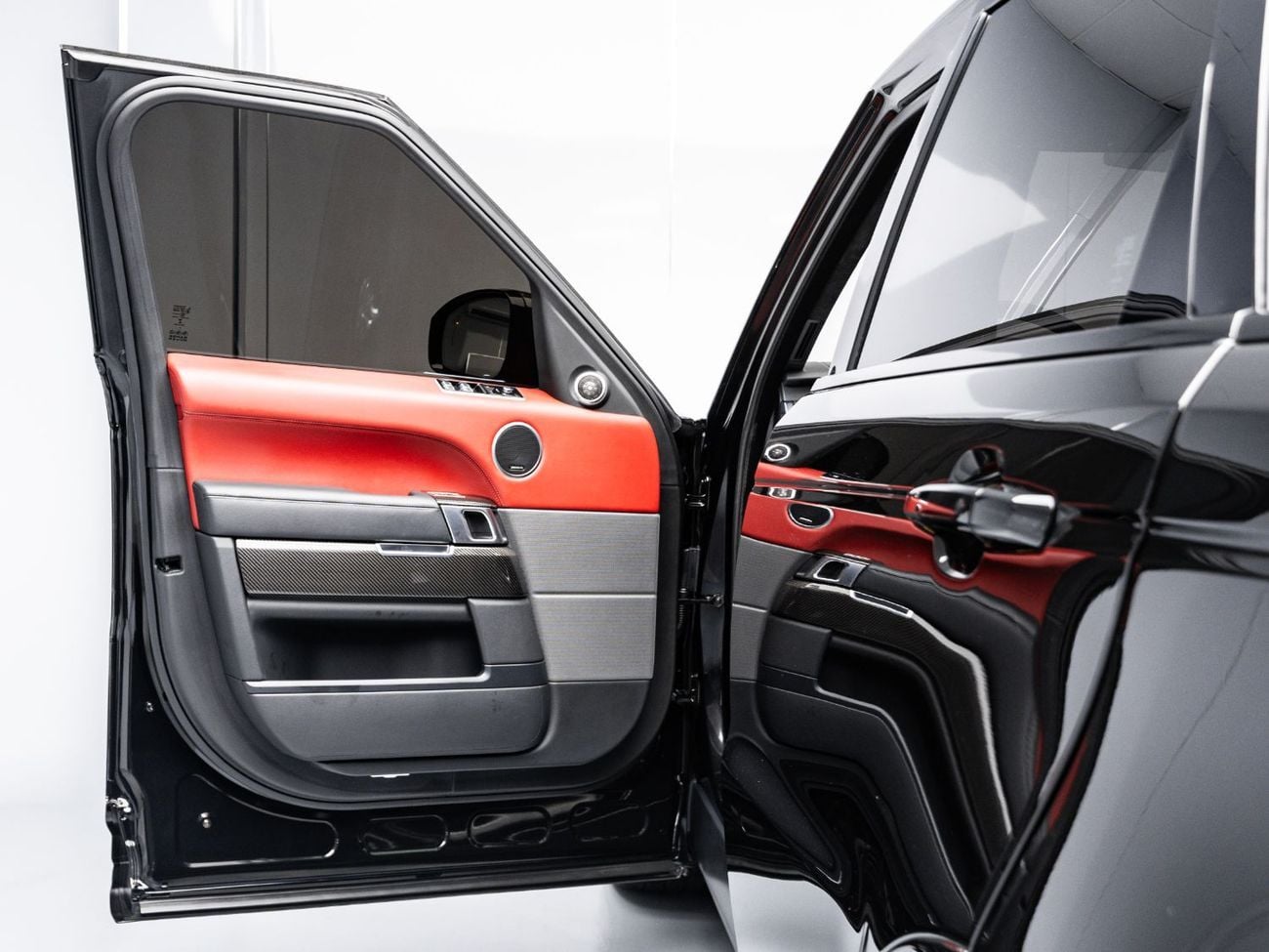 لاند روفر رينج روفر سبورت 2022 Range Rover SVR Carbon Edition, 5.0 SC V8, 4WD, 575bhp, 8 Speed Automatic.