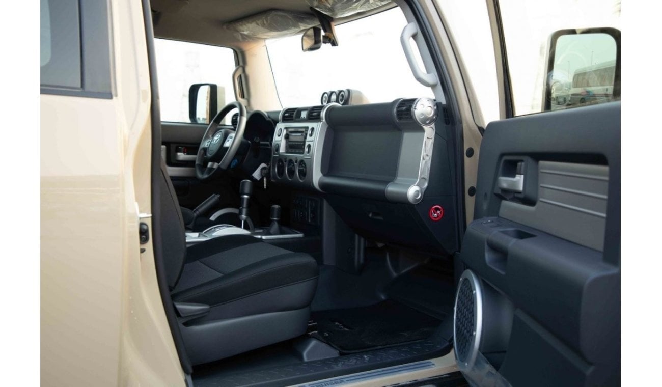 Toyota FJ Cruiser 2023 Toyota FJ Cruiser 4.0 JBL - Beige white Dual ton Inside Black | Export Only