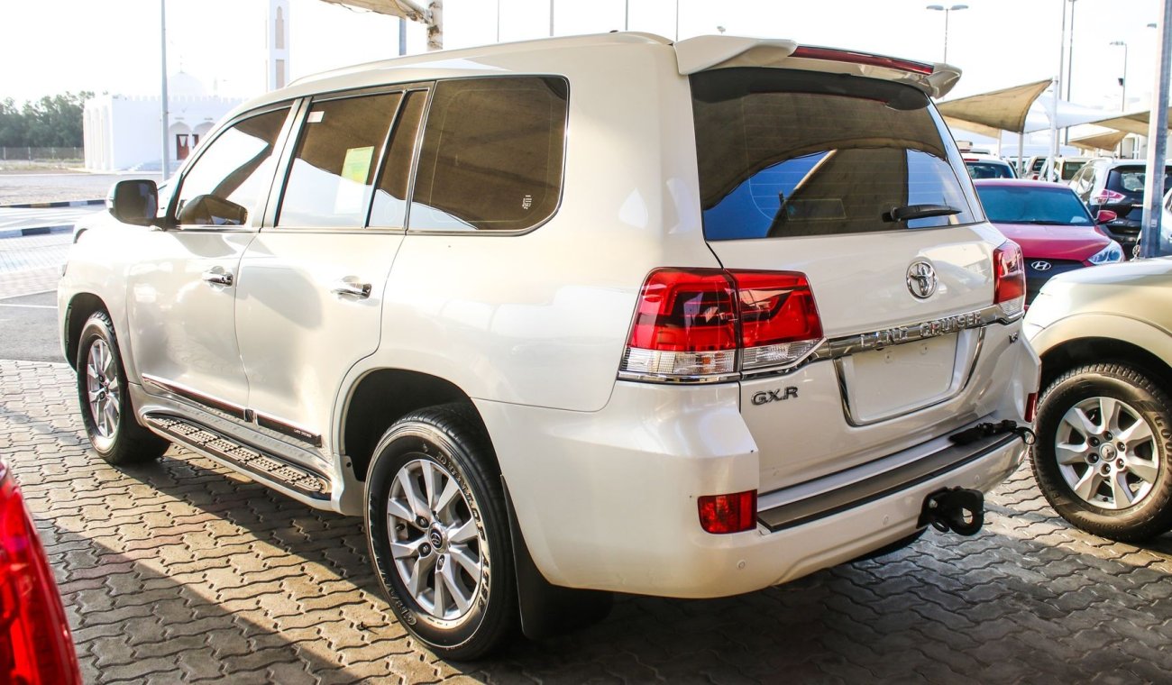 Toyota Land Cruiser GXR V8