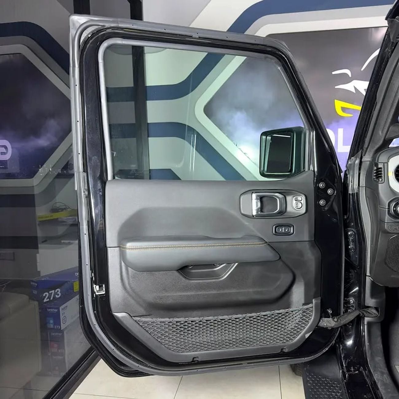 جيب رانجلر أنليميتد Unlimited Sahara 2.0L A/T
