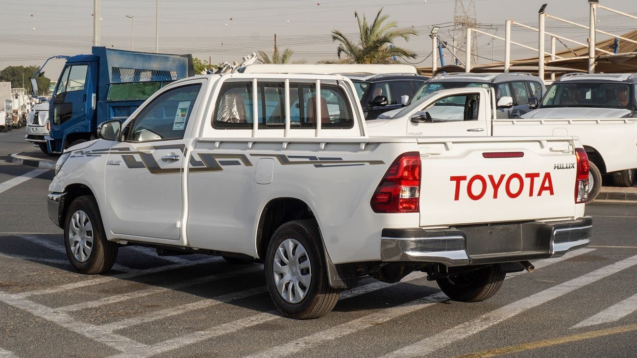 Toyota Hilux 2.7L Single Cabin M/T