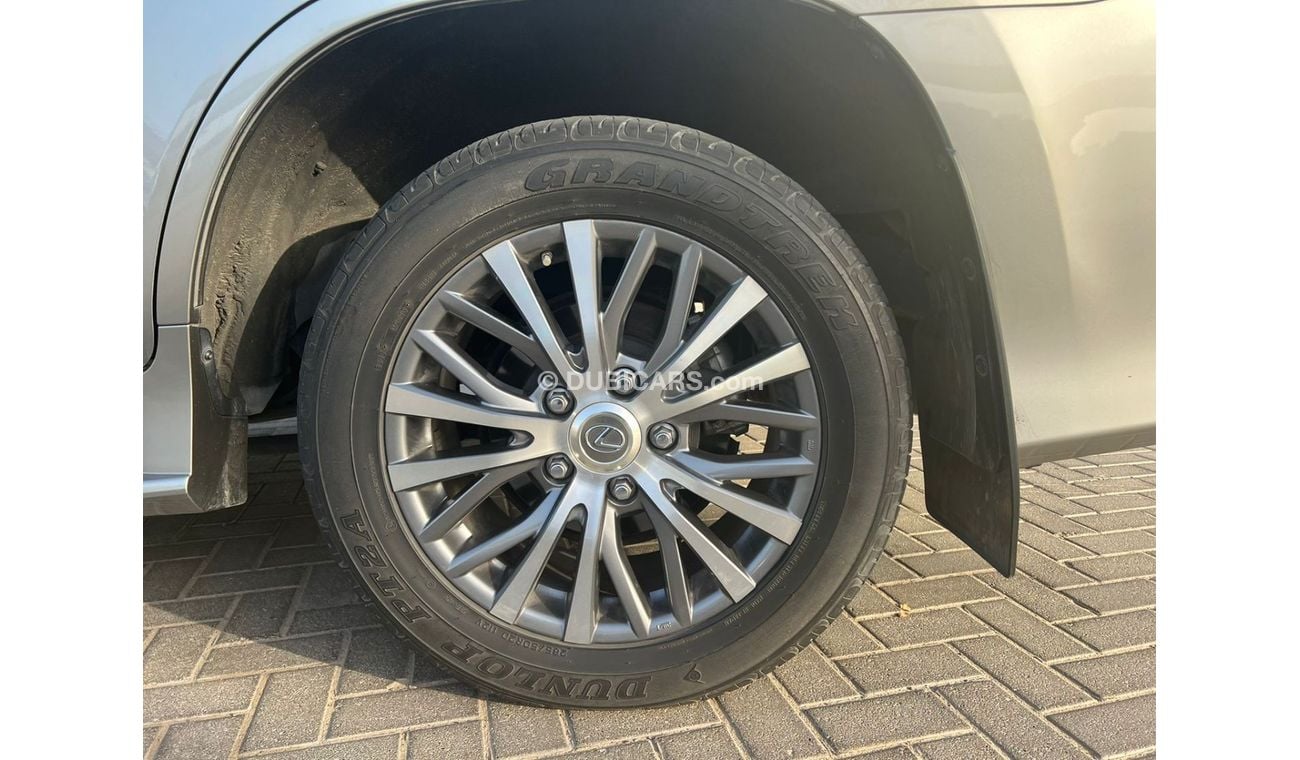 Lexus LX 570 || FSH || Warranty til 2024 || Original Paint || GCC || Pristine Condition