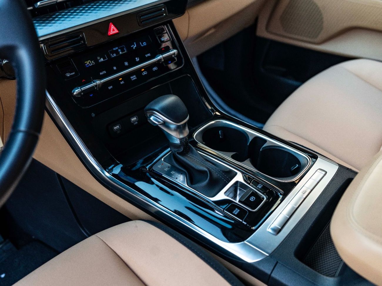 كيا كارنيفال LX