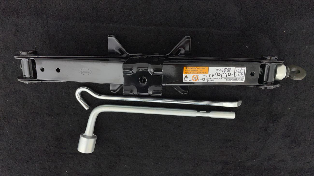 Mitsubishi Outlander GLX LOWLINE 2.4 | Zero Down Payment | Free Home Test Drive