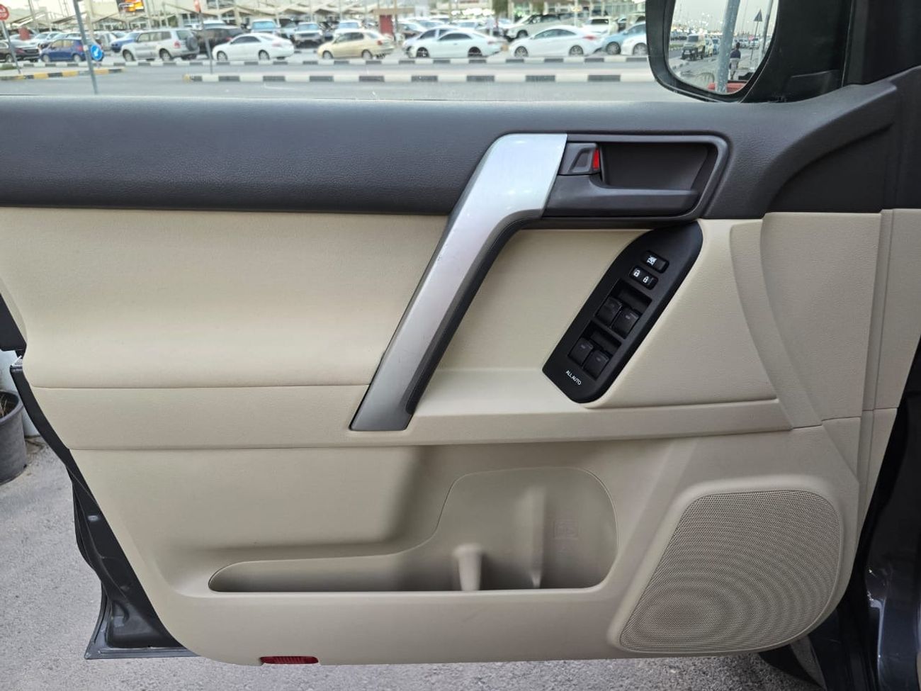 Toyota Prado 2020 Model TXL V4 2.7L GCC Specification Very Clean and Perfect Condition