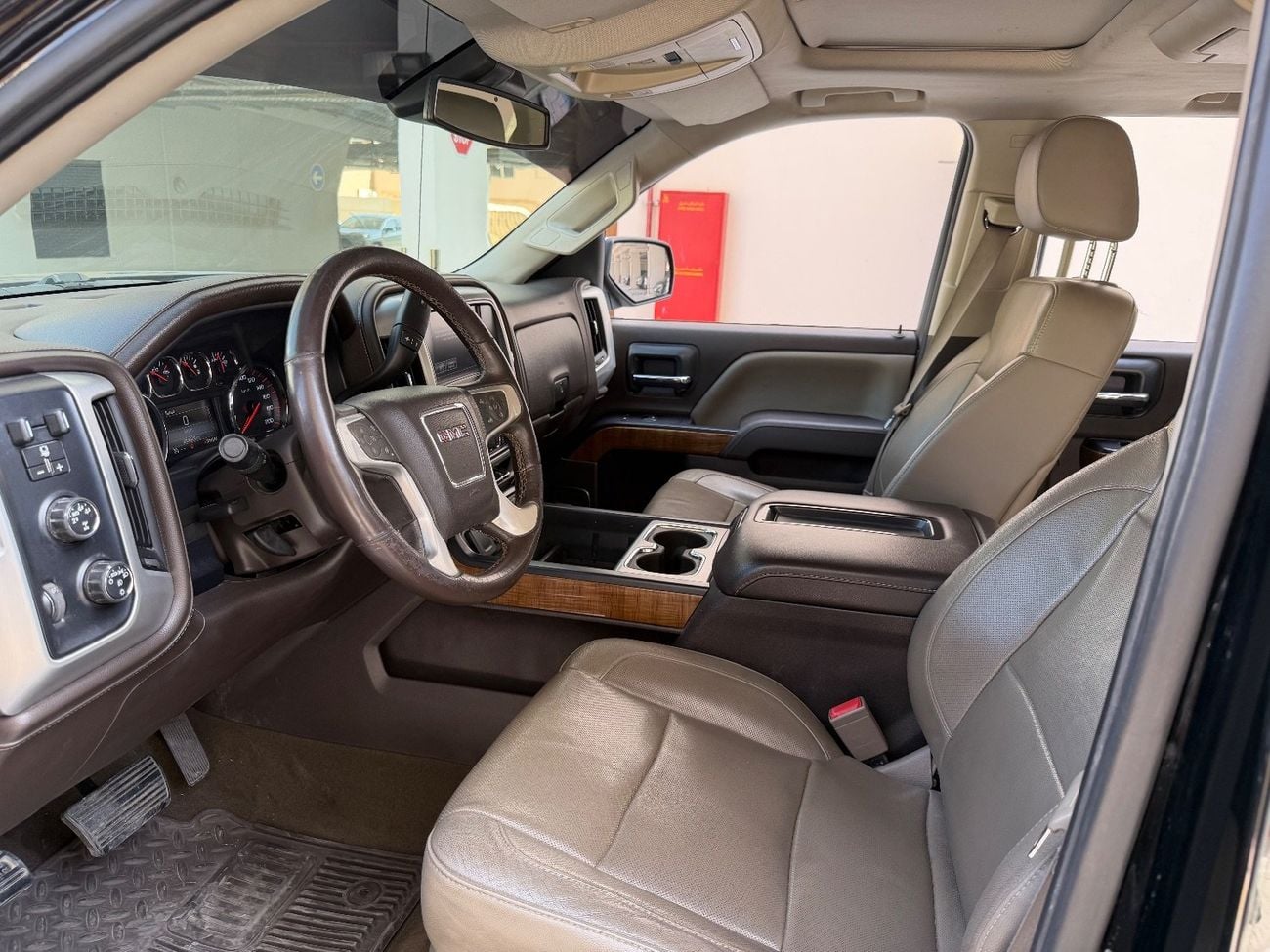 GMC Sierra 1500 SLT 5.3L Double Cab Utility 2015 GMC Sierra 1500 SLT 5.3 V8 | 1 Owner | Full Option | Passing T