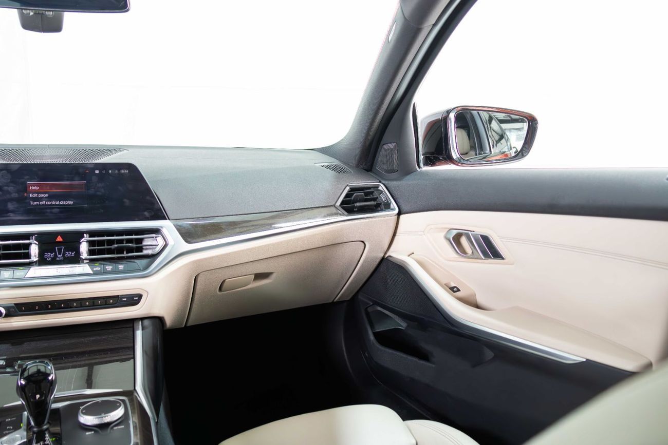 BMW 330i Std 2.0L GCC-Low Mileage-Full Service History-Premium Metallic Paint-LED Headlights-Rear View Camera