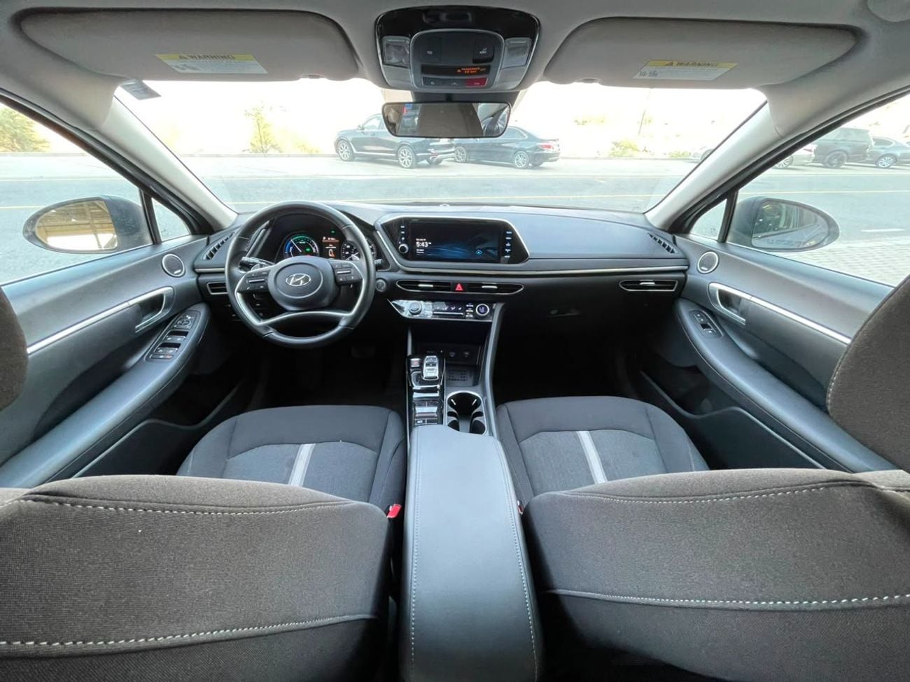 Hyundai Sonata SE / V4 HYBRID / BIG RIMS / RADAR / BLIND SPOTS / WIRLESS CHARGE / BOSE SOUND SYSTEM