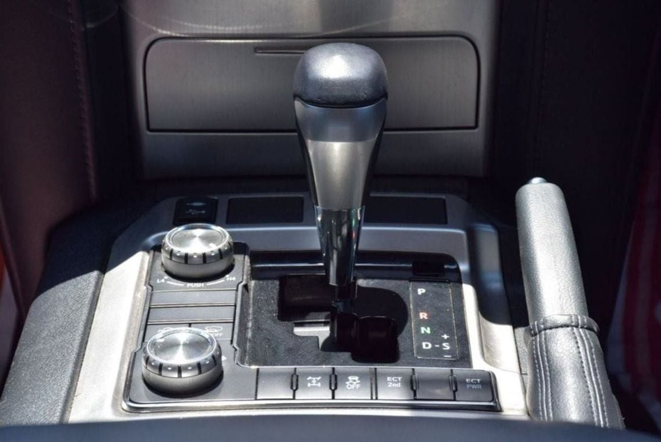 Toyota Land Cruiser GXR V8 Diesel 4.5L (Right Hand)
