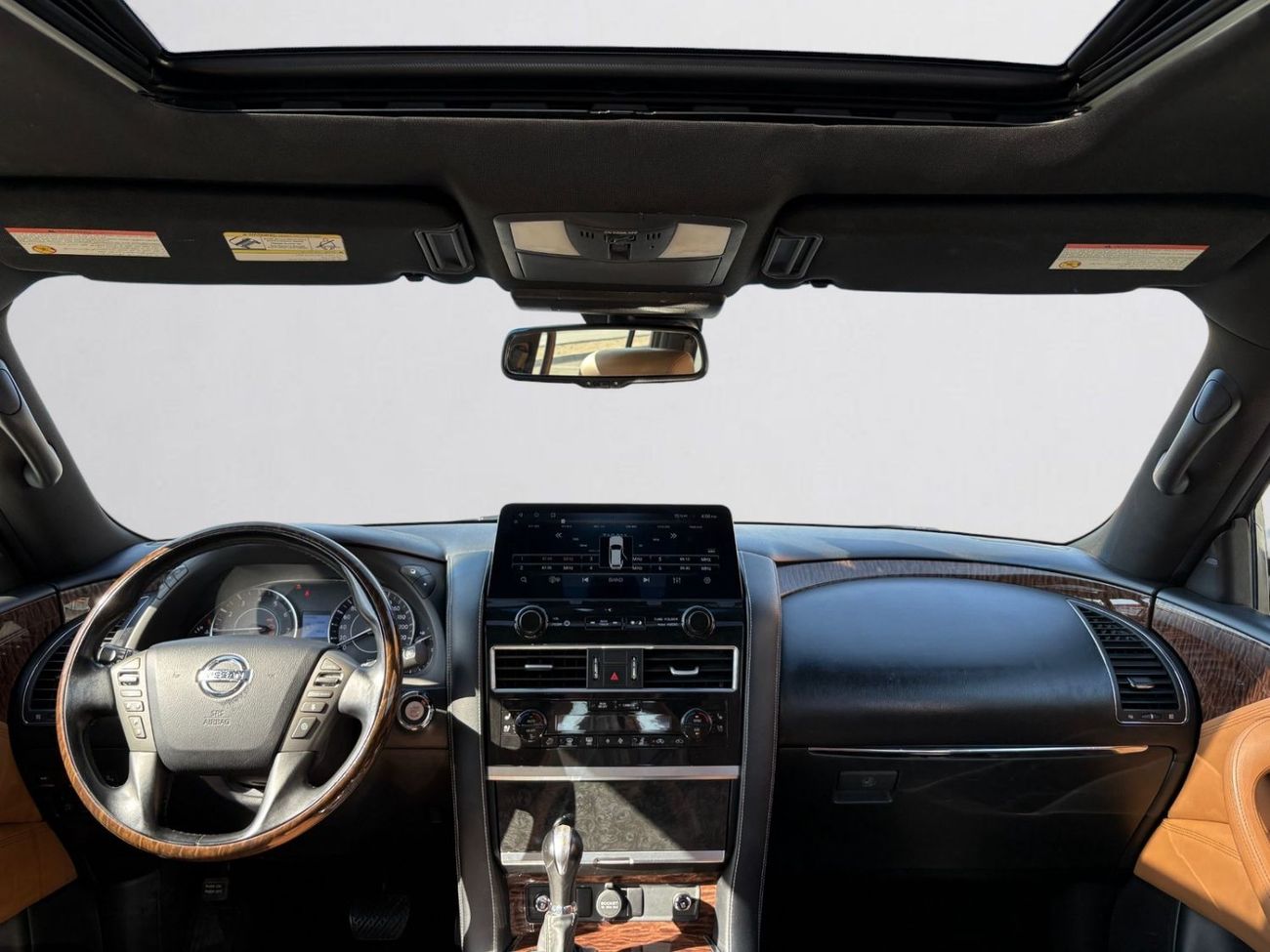 Nissan Patrol LE PLATINUM AED 2,170 P.M | 0% DOWN PAYMENT | NISSAN PATROL PLATINUM VVEL DIG | 5.6L V8 | 2015 | GCC