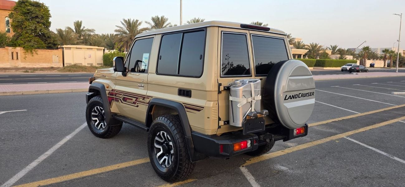 تويوتا لاند كروزر 70 LC71 HT VXR