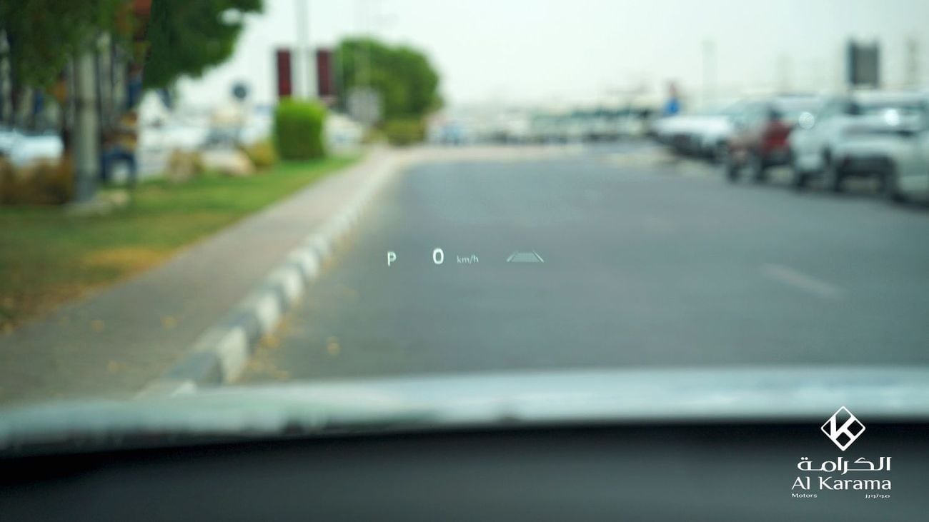 تويوتا كامري محرك هجين سعة 2.5 لتر | إصدار لوميير | كاميرا 360 درجة | تهوية مع ذاكرة للمقاعد | مثبت سرعة راداري