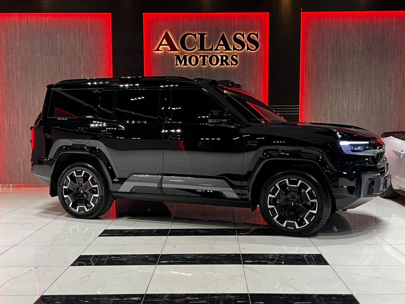 بي واي دي ليوبارد 8 Smart and Brave Flagship Edition (7 Seats)