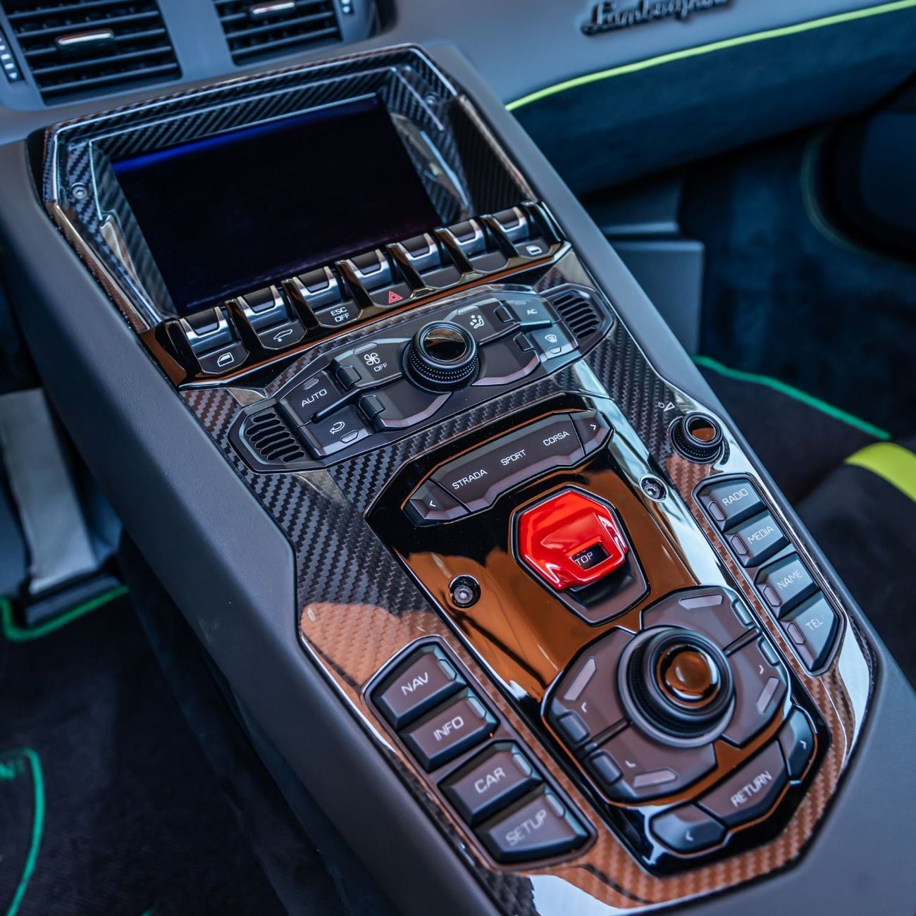 Lamborghini Aventador Roadster 2017 Lamborghini Aventador LP 750-4 Superveloce Roadster | Rare Collector Item