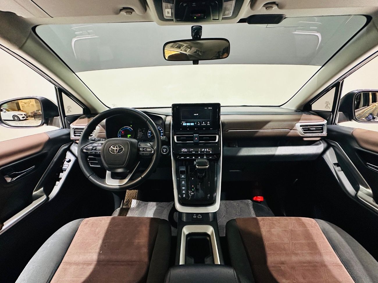 تويوتا إينوفا 2.0L HyCross 7S Hybrid