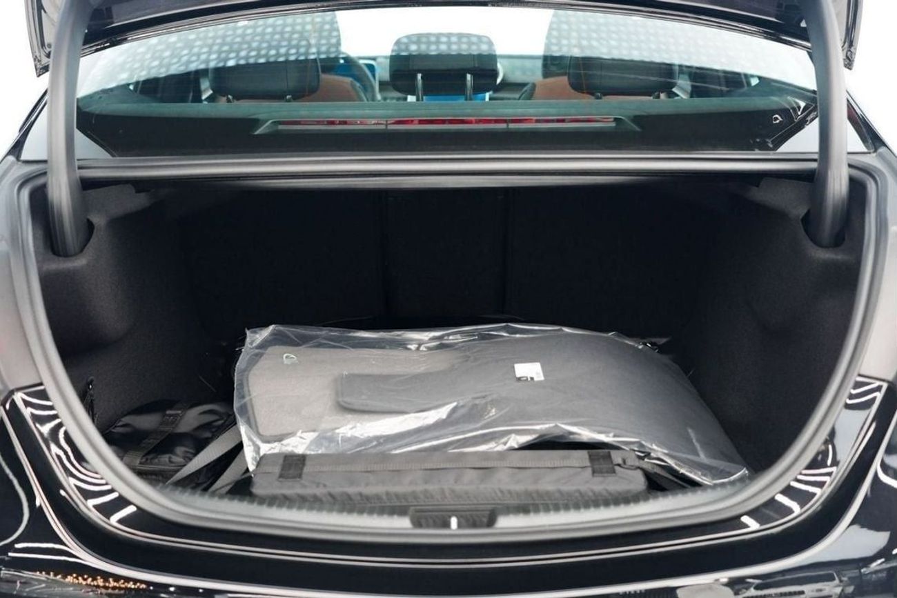 Mercedes-Benz C 200 Mercedes-Benz C 200 | 2025 GCC 0km | 5 Years Agency Warranrty | AMG Package | 9G-TRONIC | 360 View