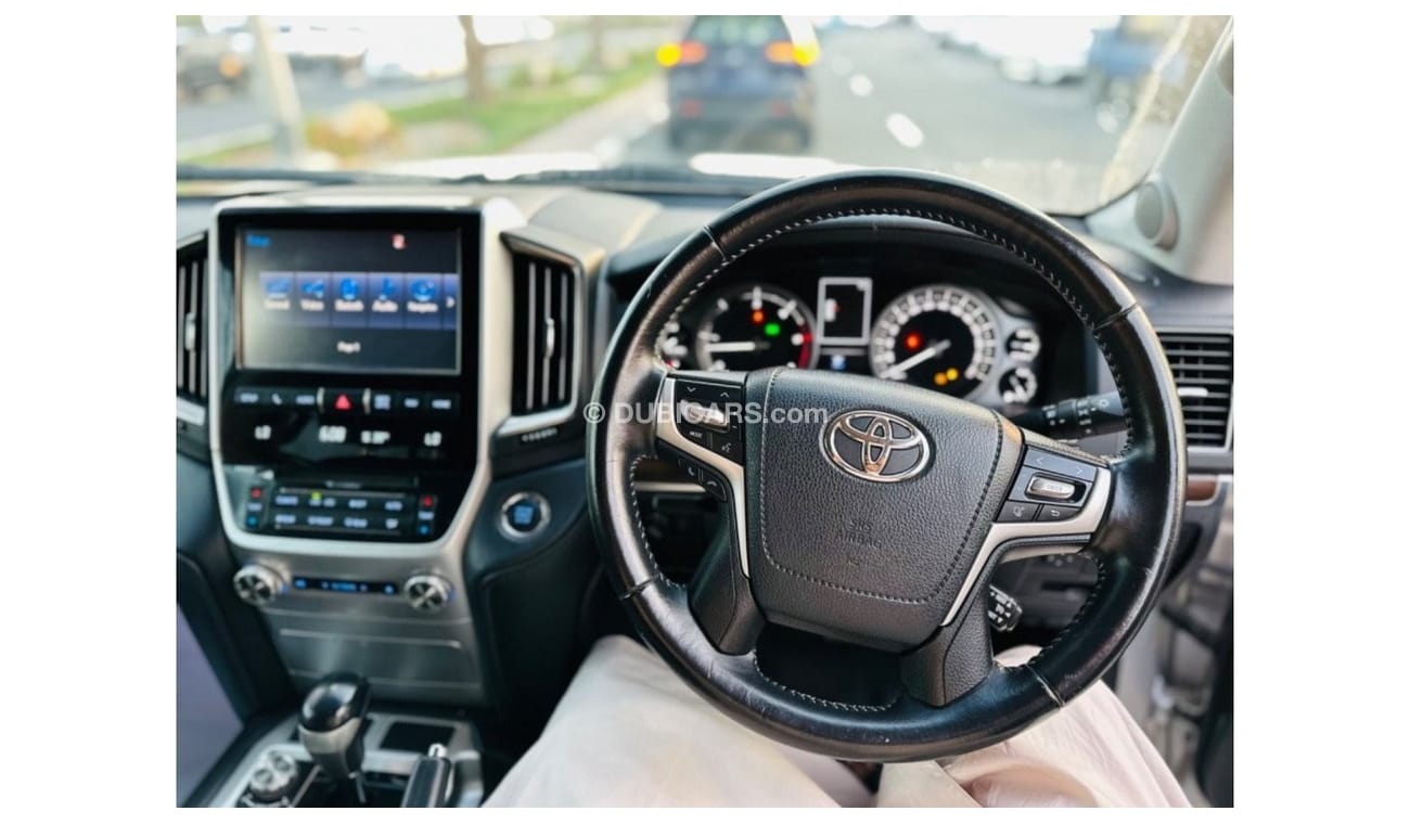 Toyota Land Cruiser VXR