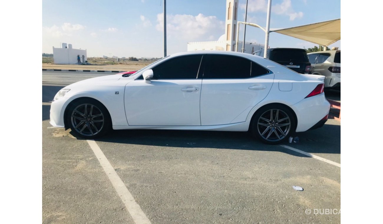 Lexus IS350