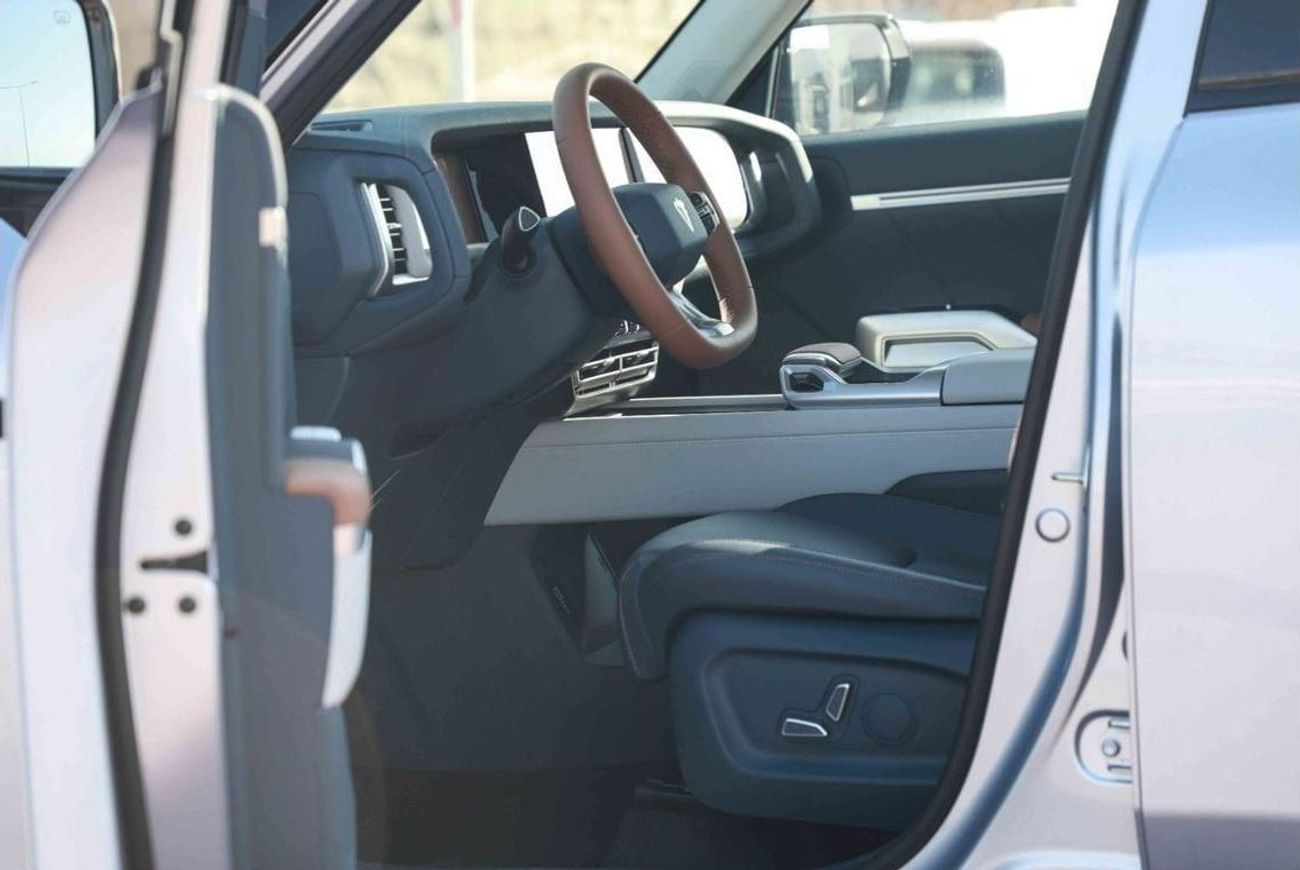 تشنجان ديبال جي 318 2024 Changan Deepal G318 Comfort - Plug-in Hybrid - Silver inside Blue