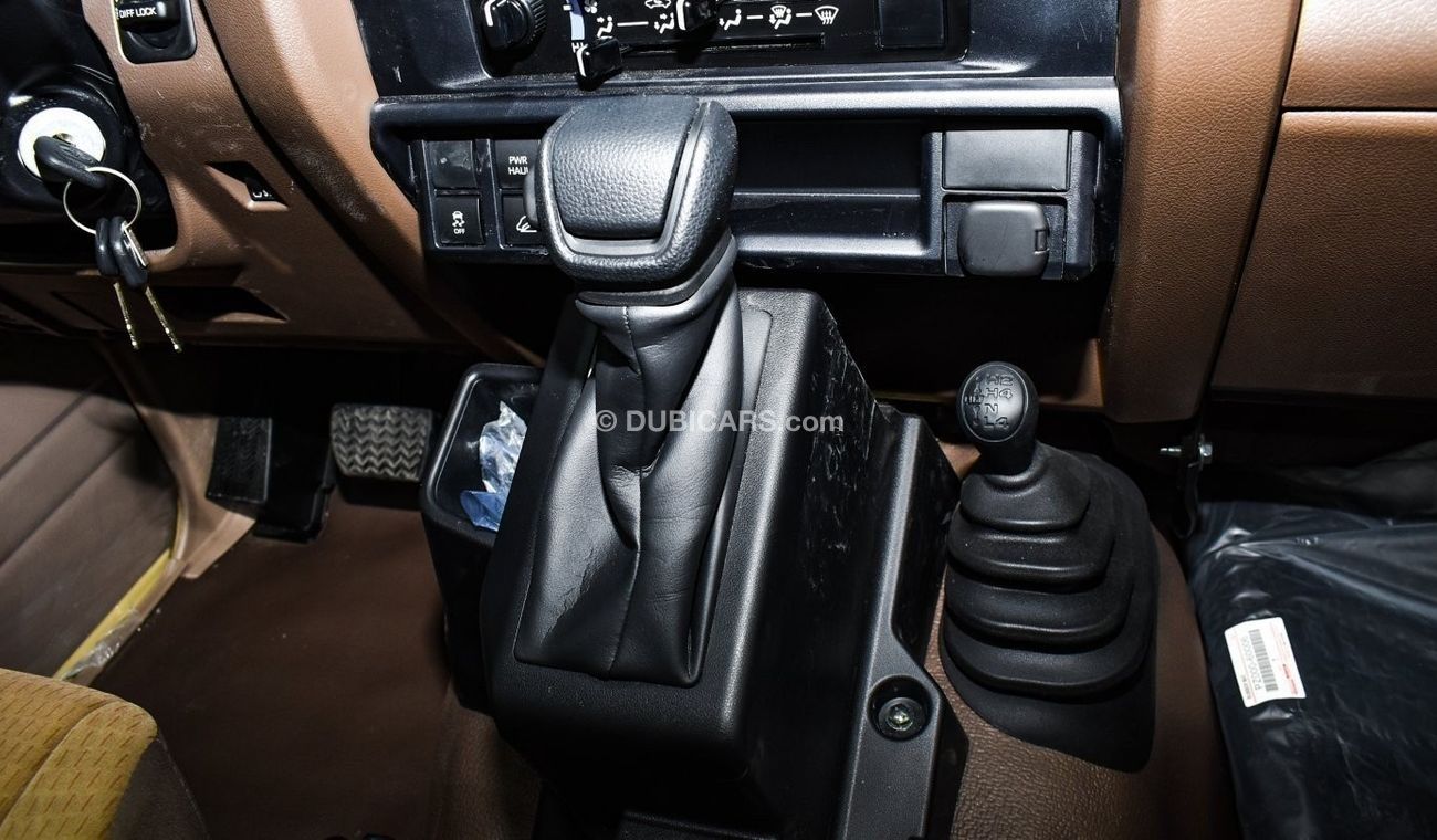 Toyota Land Cruiser Pick Up LAND CRUISER PETROL SINGLE CABIN 4.0L V6 2024