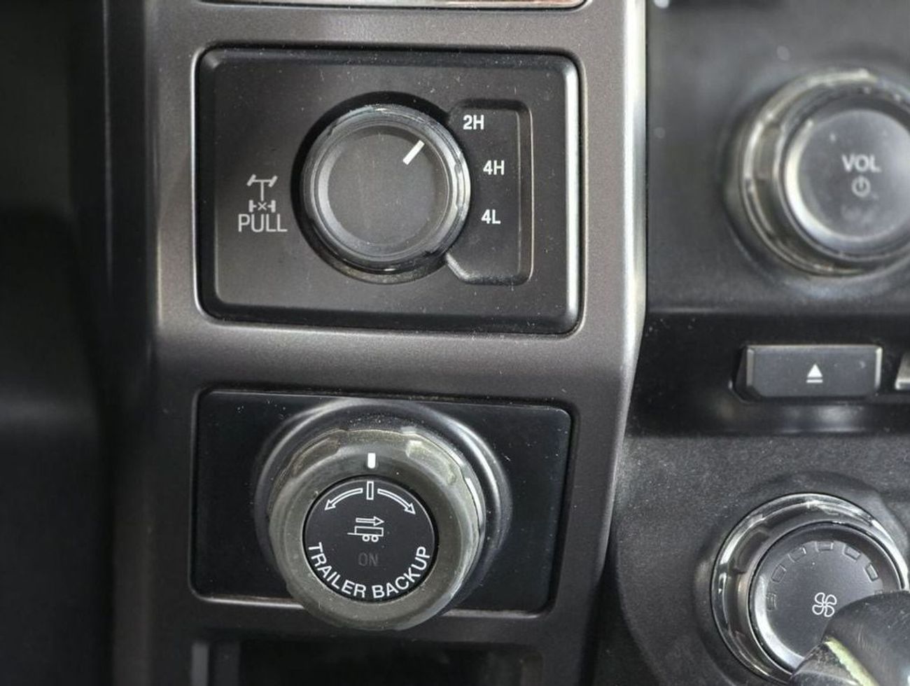 Ford F 150 XLT 5.0L (396 HP) FORD F-150 2017 GCC V8 PERFECT CONDITION