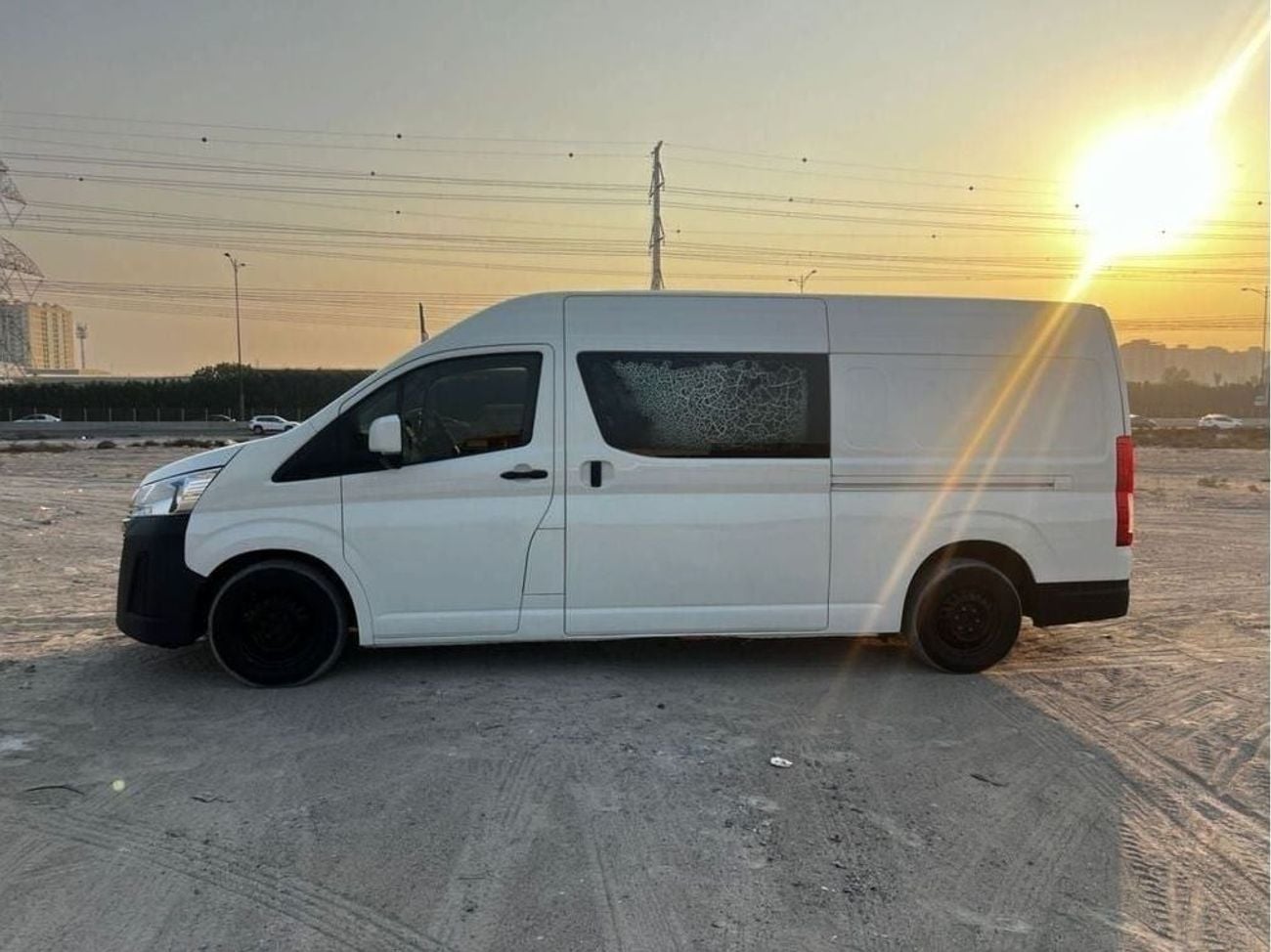Toyota Hiace DLS - STD ROOF Diesel 2.8 Liter Right Hand Drive Automatic Gear