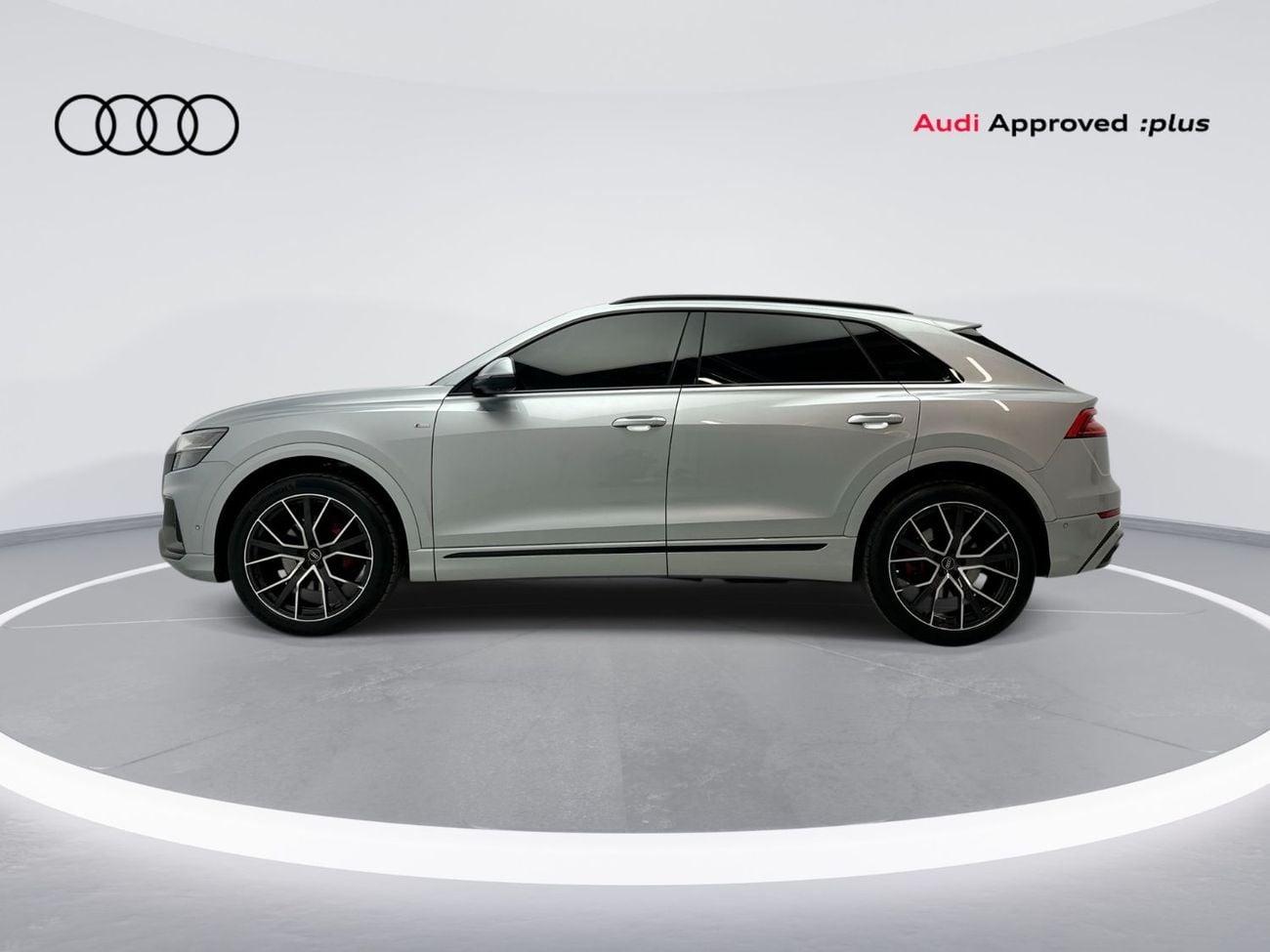 Audi Q8 55 TFSI quattro (340 HP) Luxury (Ref# 01416)