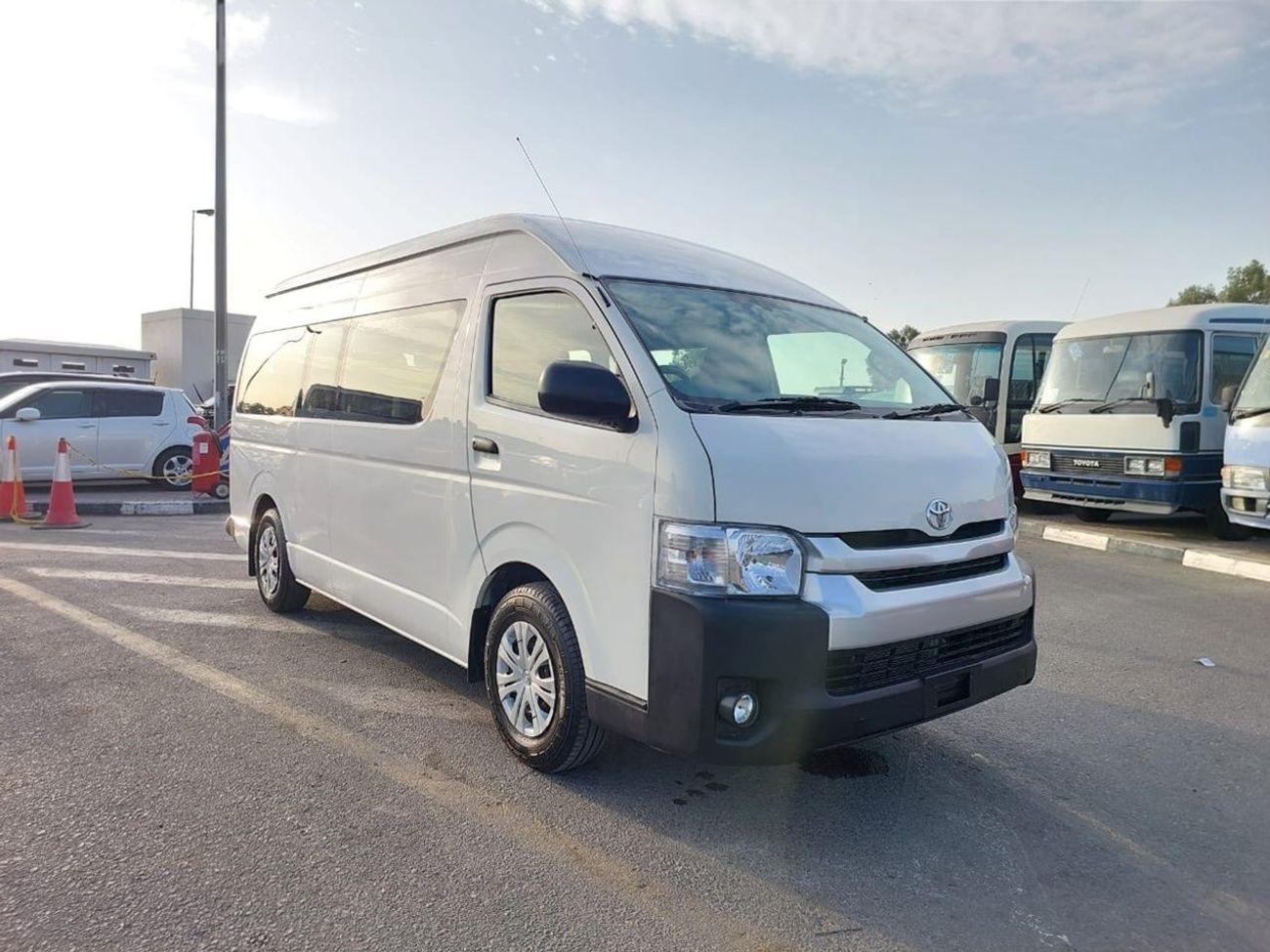 تويوتا هاياس TOYOTA HIACE COMMUTER VAN RHD 2019 MODEL 3.0 L DIESEL AUTOMATIC(PM39520)