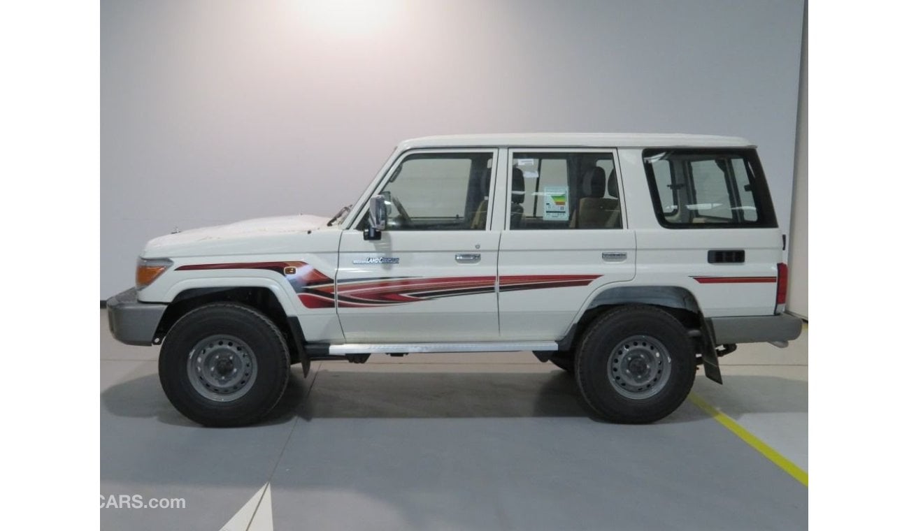 تويوتا لاند كروزر هارد توب LC76 LX-E (5-Door) 4.0L V6 Petrol Standard-Option