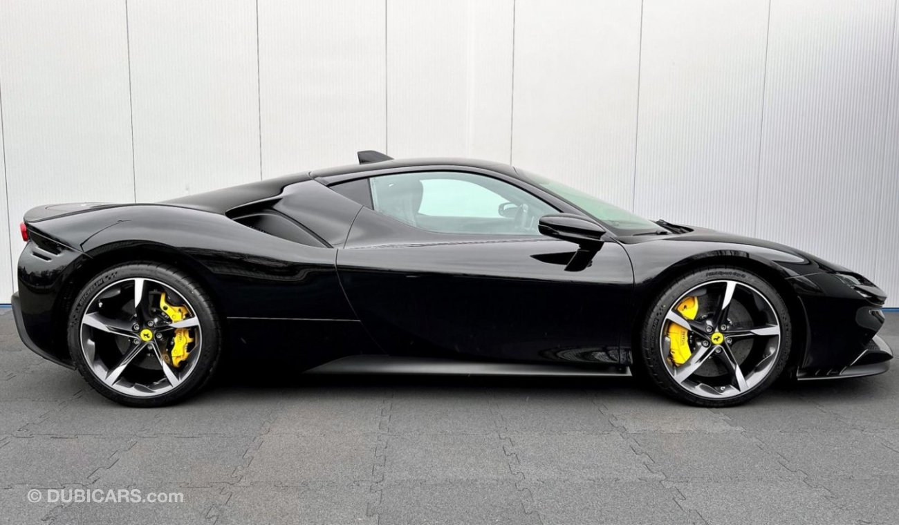 فيراري SF90 Stradale LIFT CARBON ADAS