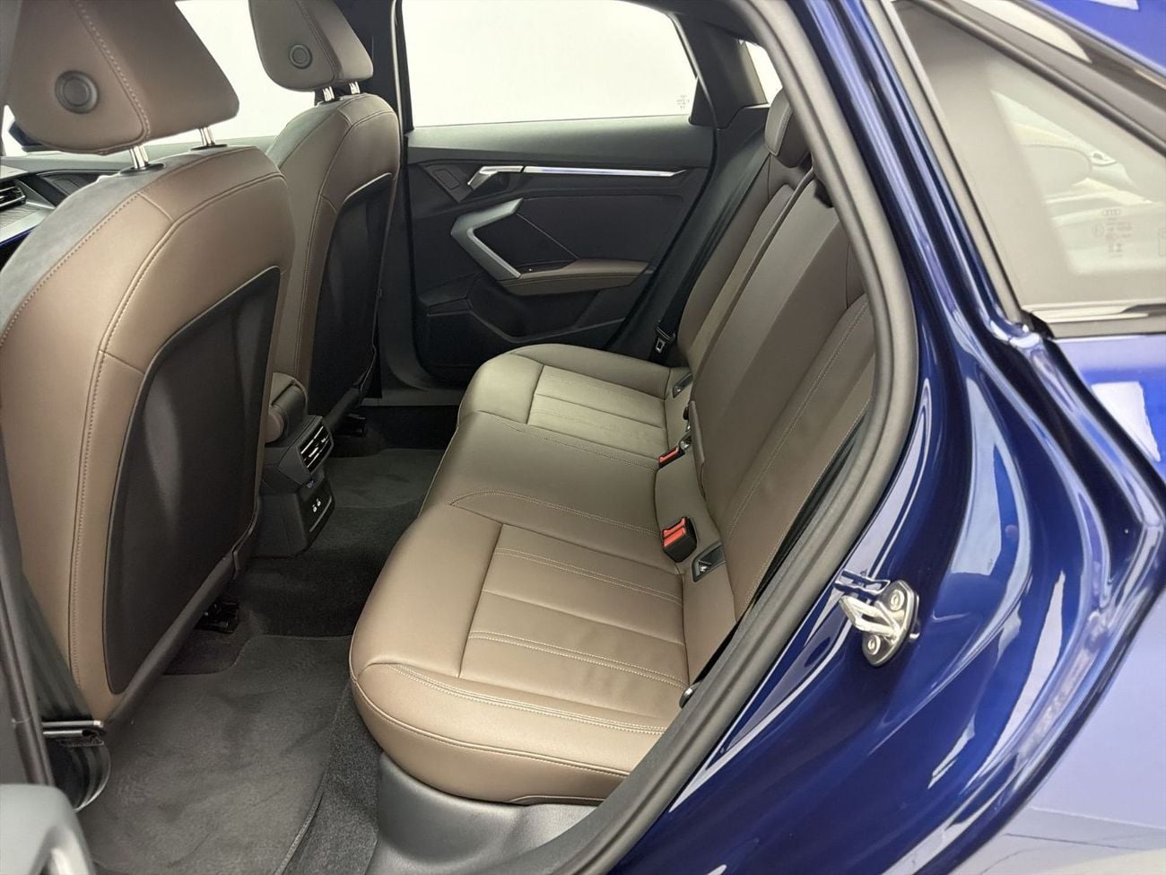 أودي A3 A3 Sedan Advanced 35 TFSI 150hp (Ref# 02740)