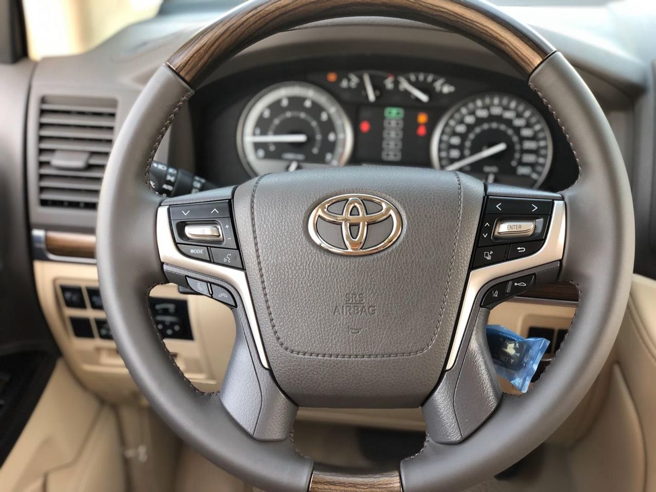 Toyota Land Cruiser VXS V8 5.7L-4 CAMERAS-SUNROOF-LEATHER+POWER SEATS-CHROMIC PLATING-DVD, CODE-TLCV8