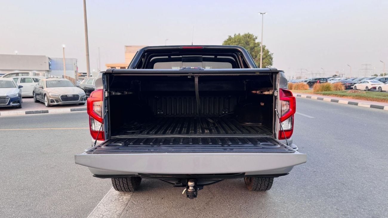 نيسان نافارا -