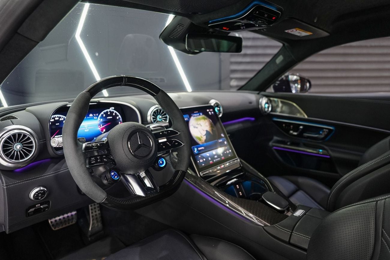 مرسيدس بنز AMG GT 63 سيارة كوبيه 4Matic+، مزودة بحزمة ألياف الكربون!!