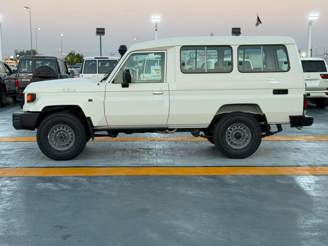 تويوتا لاند كروزر 70 LC 78 HARDTOP 4.0L MT