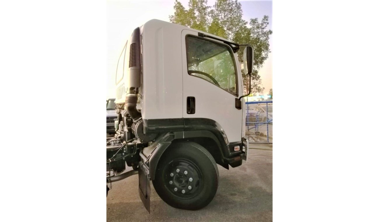 Isuzu NPR 7 ton