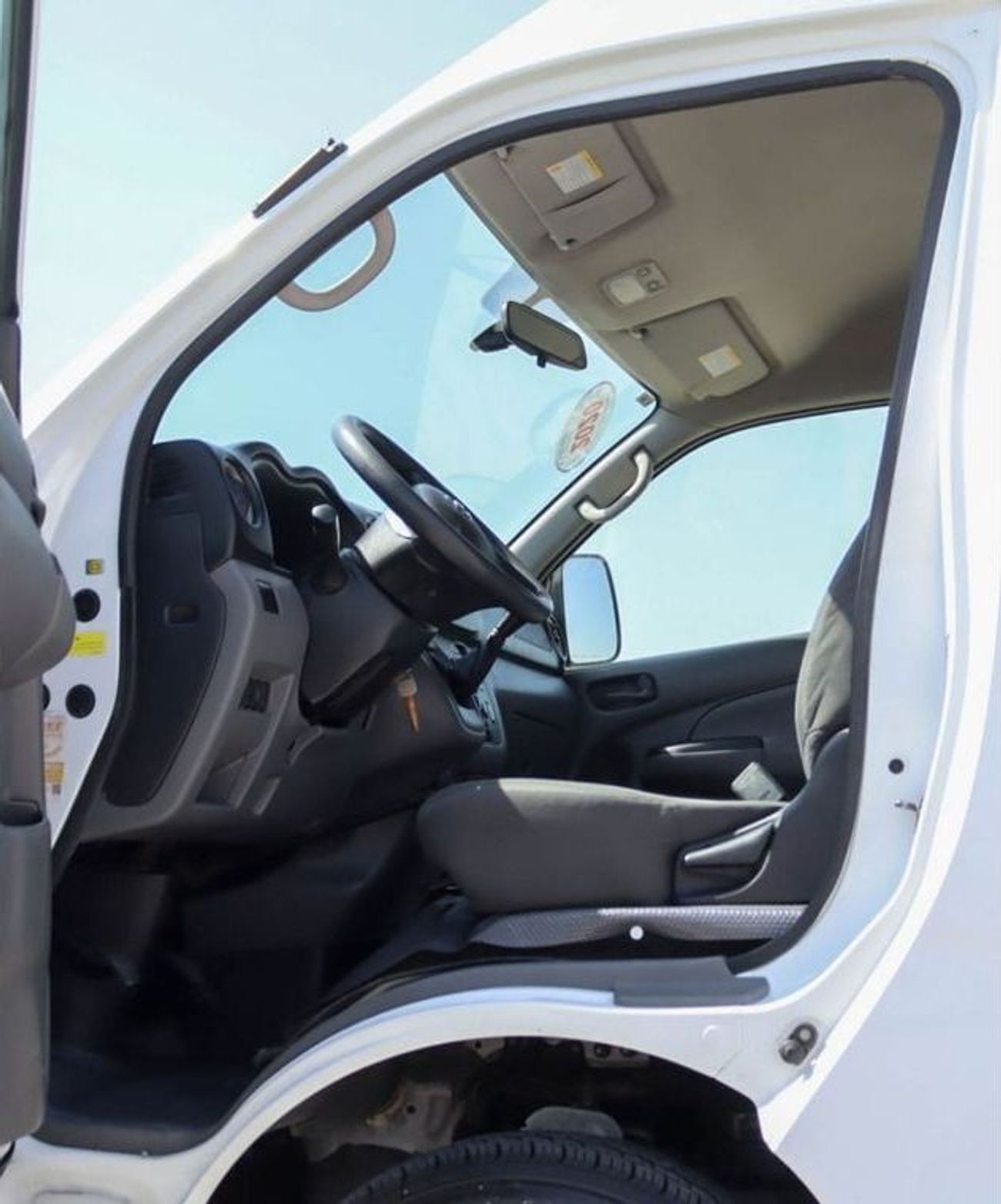 Nissan Urvan Std 2.5L (14 Seater) Nissan Urvan | 2.5 L | 2020 | GCC | Accident-Free | In Excellent Condition | 12